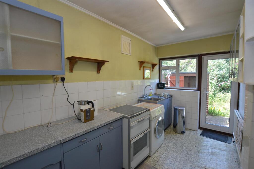 Lyndhurst Avenue, Whitton - Image 4