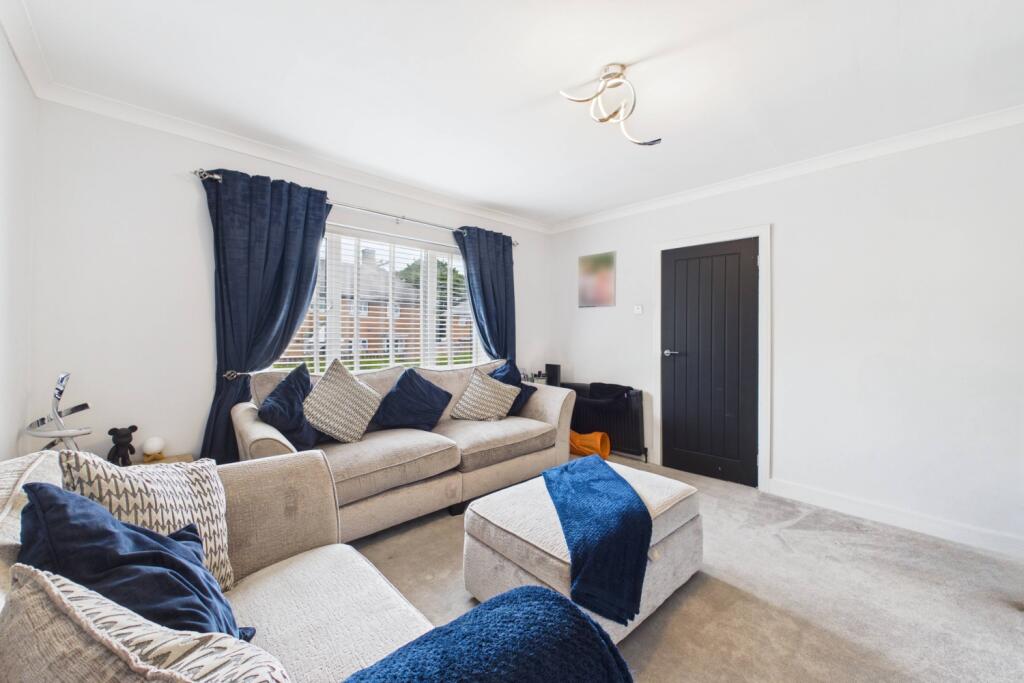 Holbrook Drive, Sheffield, South Yorkshire, S13 - Image 4