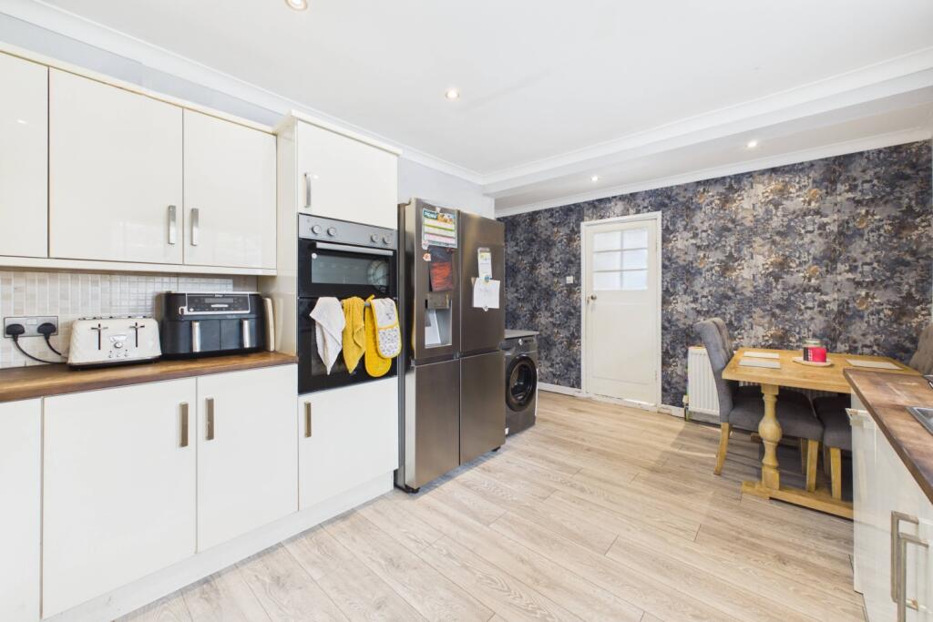 Holbrook Drive, Sheffield, South Yorkshire, S13 - Image 8