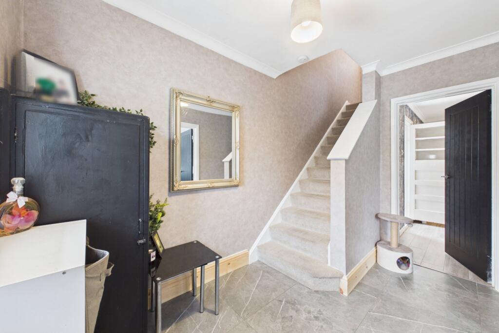 Holbrook Drive, Sheffield, South Yorkshire, S13 - Image 9