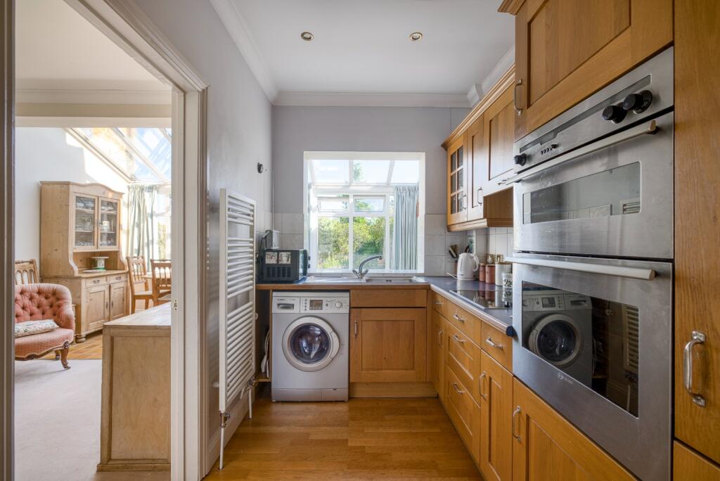 Priorygate Court, Castle Cary - Image 7