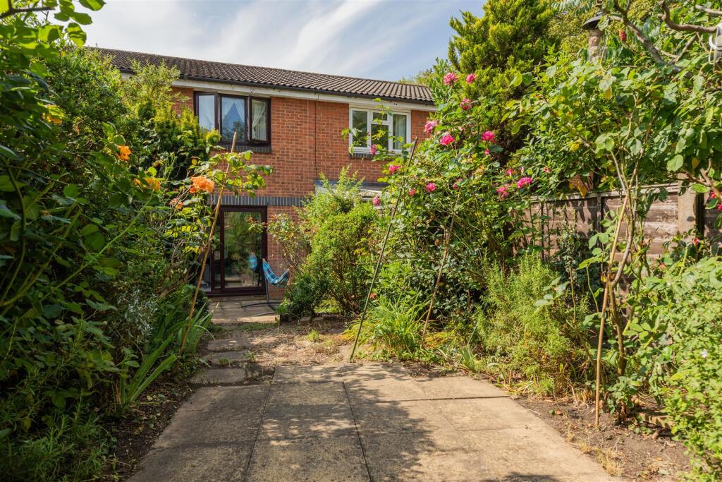 Grove End, South Woodford - Image 32