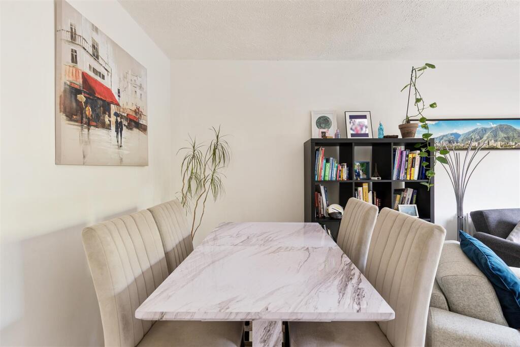 Grove End, South Woodford - Image 9