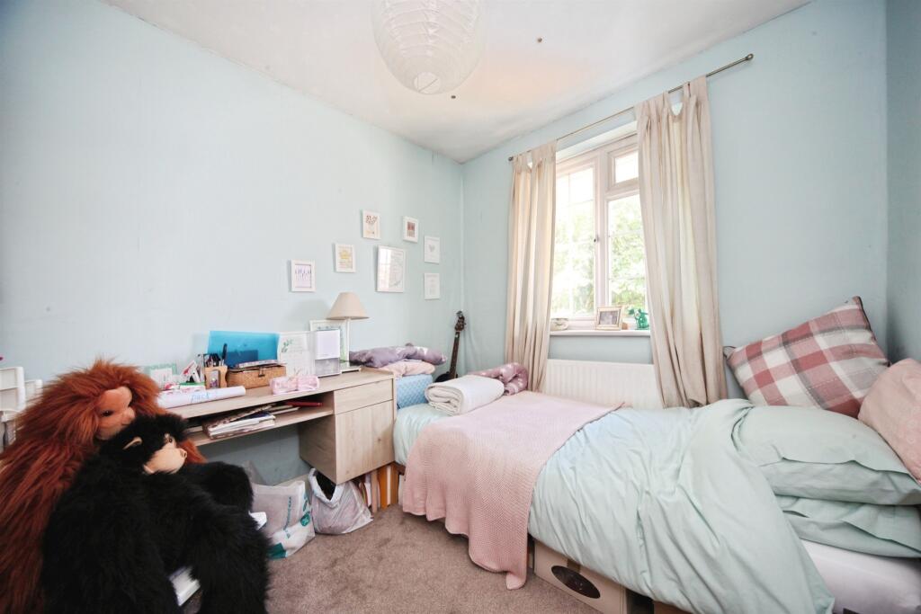 Crawley Green Road, Luton - Image 7