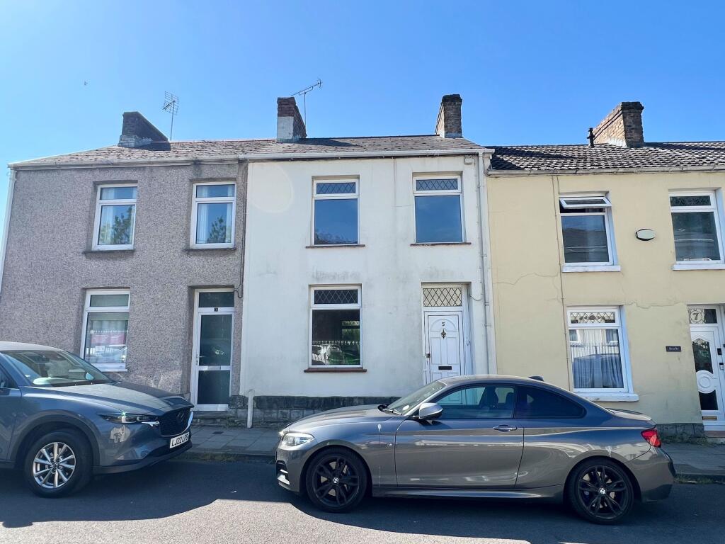 South Street, Bridgend, CF31 - Image 1
