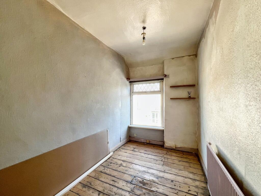 South Street, Bridgend, CF31 - Image 13