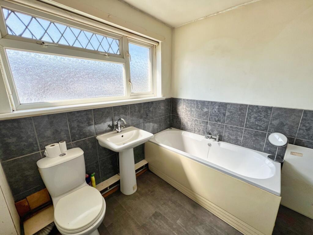 South Street, Bridgend, CF31 - Image 18
