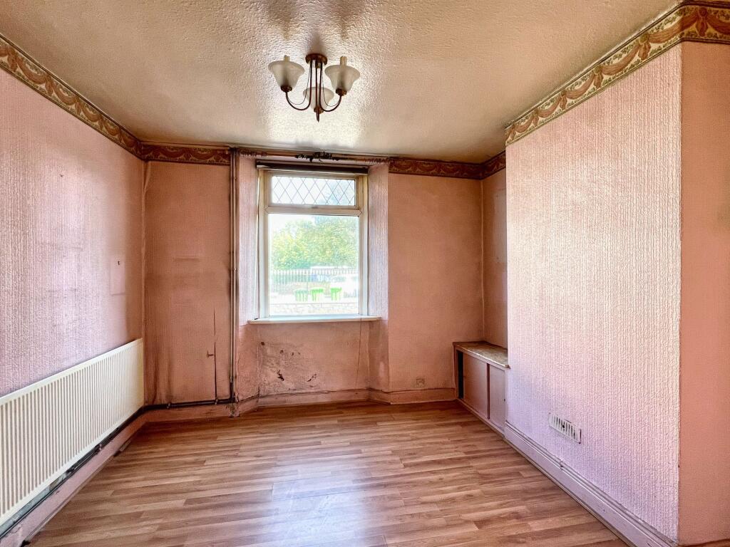 South Street, Bridgend, CF31 - Image 2