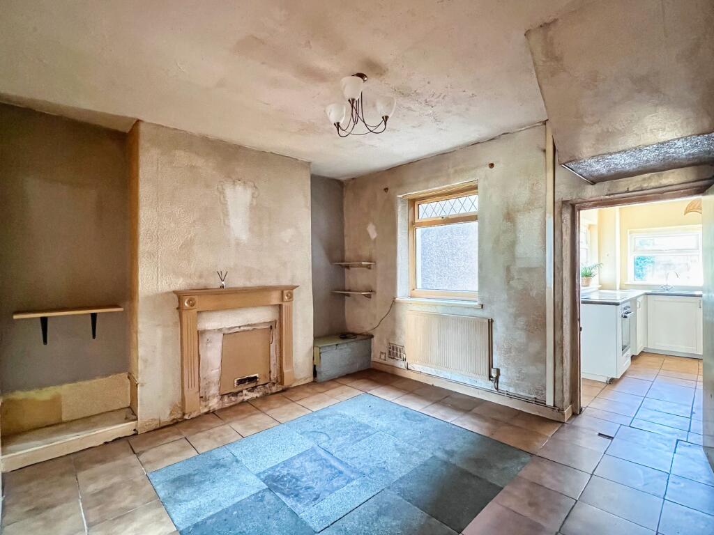 South Street, Bridgend, CF31 - Image 3