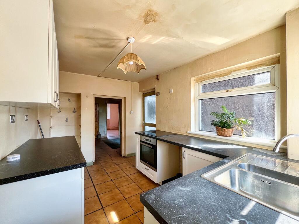South Street, Bridgend, CF31 - Image 4