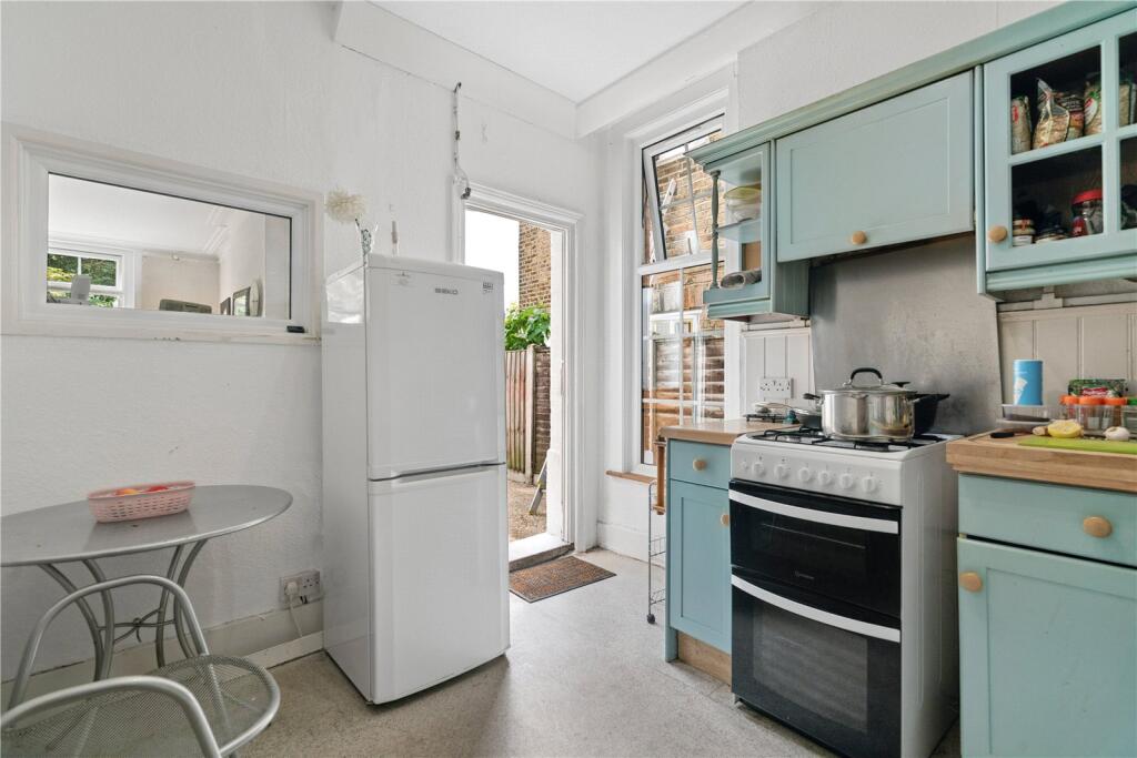 St Winifreds Road, Teddington, TW11 - Image 7