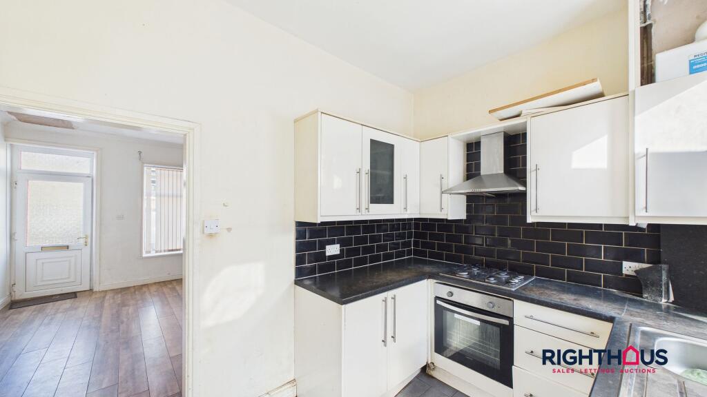 Harlow Road, Bradford, BD7 - Image 2