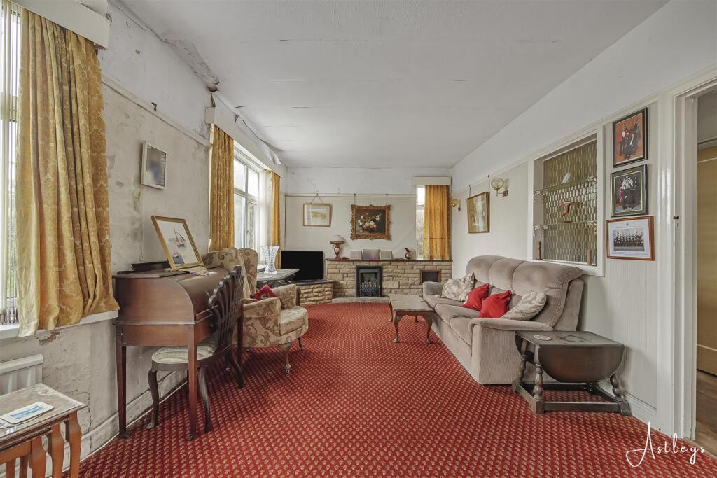 East Cliff, Southgate, Swansea - Image 3