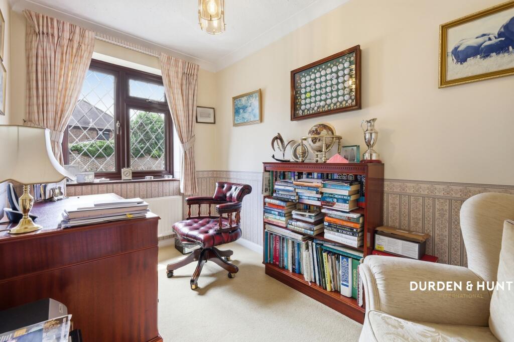 Fordyce Close, Emerson Park, RM11 - Image 10