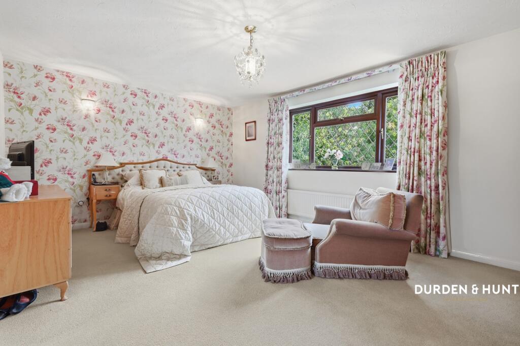 Fordyce Close, Emerson Park, RM11 - Image 14