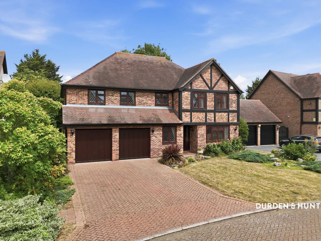 Fordyce Close, Emerson Park, RM11 - Image 30