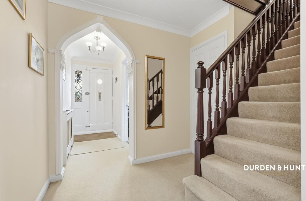 Fordyce Close, Emerson Park, RM11 - Image 4