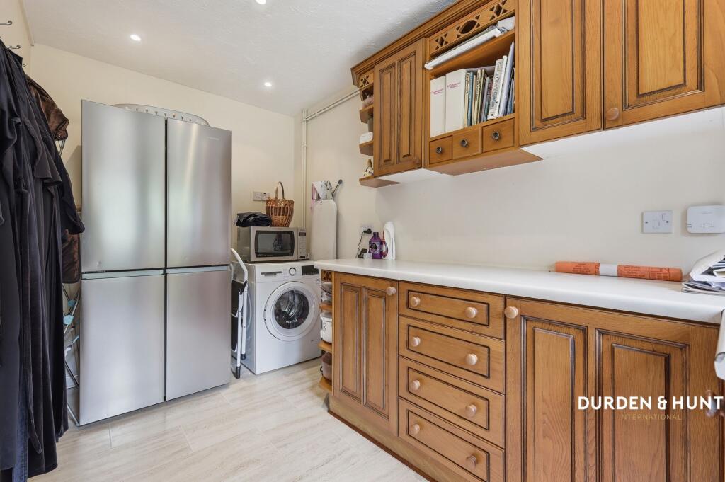 Fordyce Close, Emerson Park, RM11 - Image 8