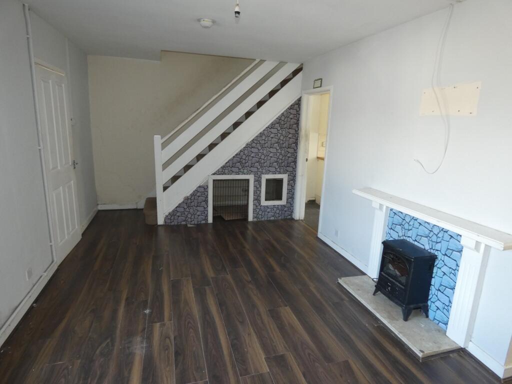 39 Wheatley Road, Neath, West Glam. SA11 2BH - Image 2