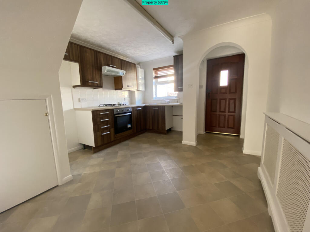 4 King William Road, Gillingham, ME7 - Image 2