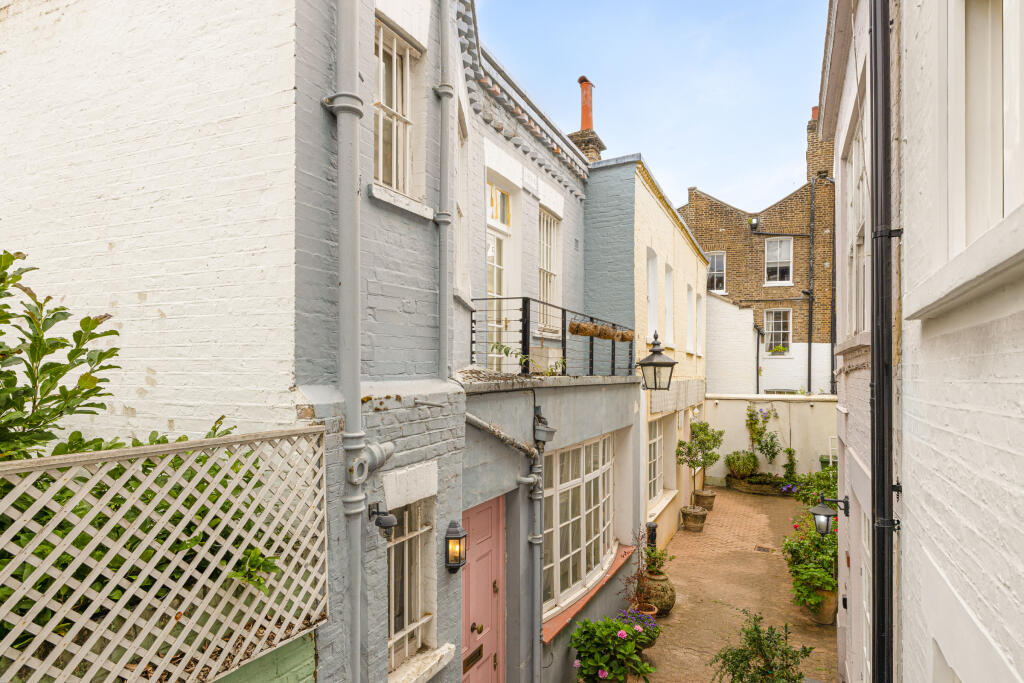 Child's Walk, Earls Court, London, SW5 - Image 2
