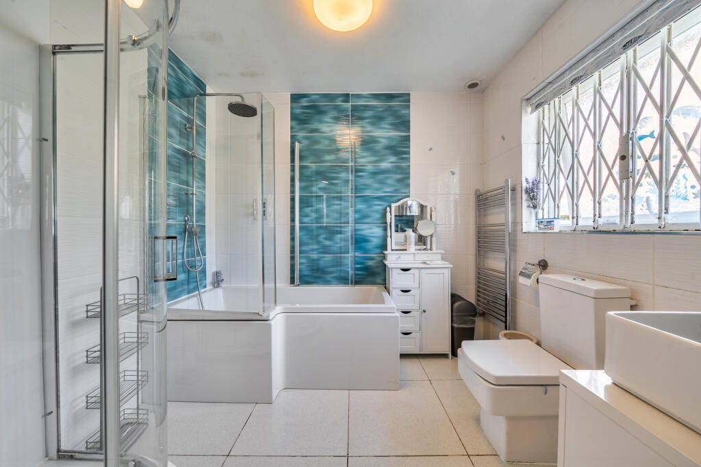 Elgin Drive, Northwood, HA6 - Image 15