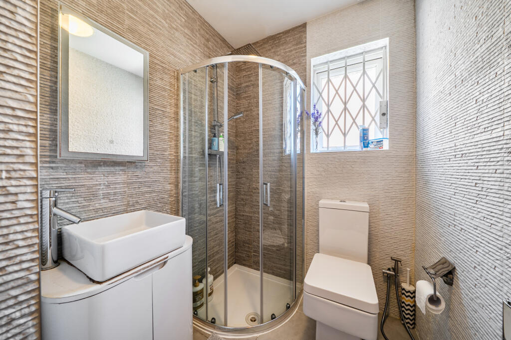 Elgin Drive, Northwood, HA6 - Image 17