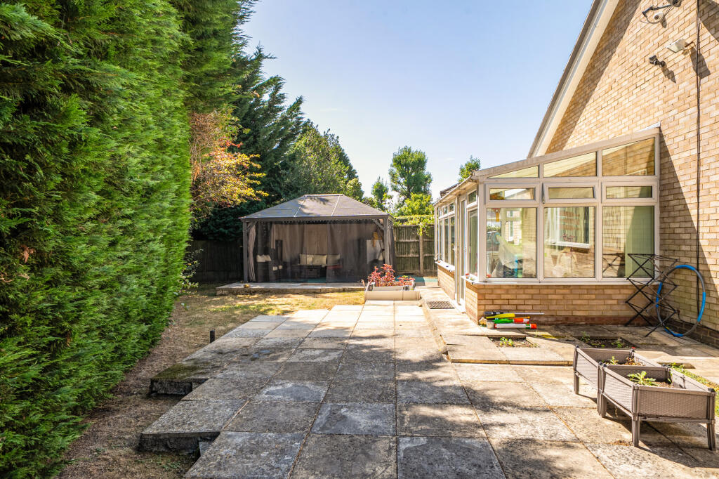 Elgin Drive, Northwood, HA6 - Image 6