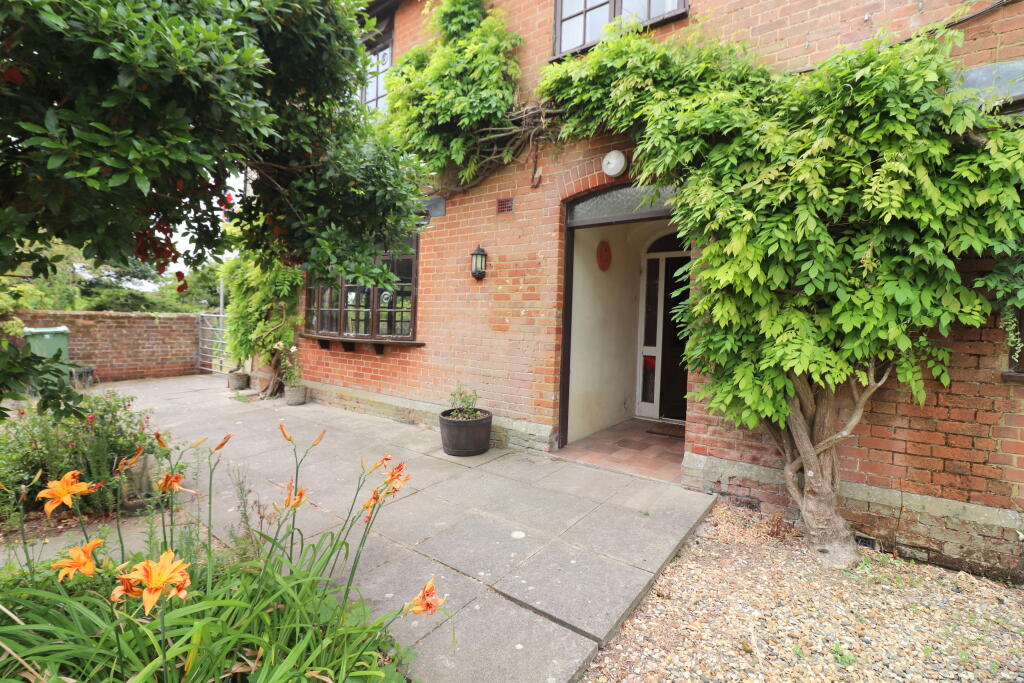Bury Farm House, Sharpenhoe Road, Streatley, Bedfordshire, LU3 3PS - Image 10