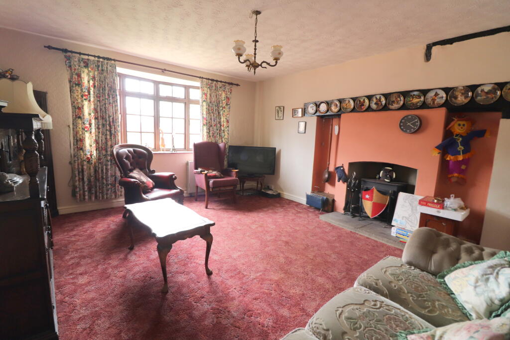 Bury Farm House, Sharpenhoe Road, Streatley, Bedfordshire, LU3 3PS - Image 3