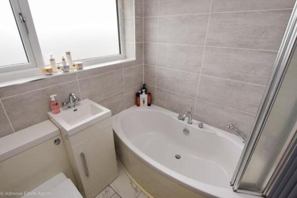 Dunscar Close, Birchwood, WA3 - Image 15