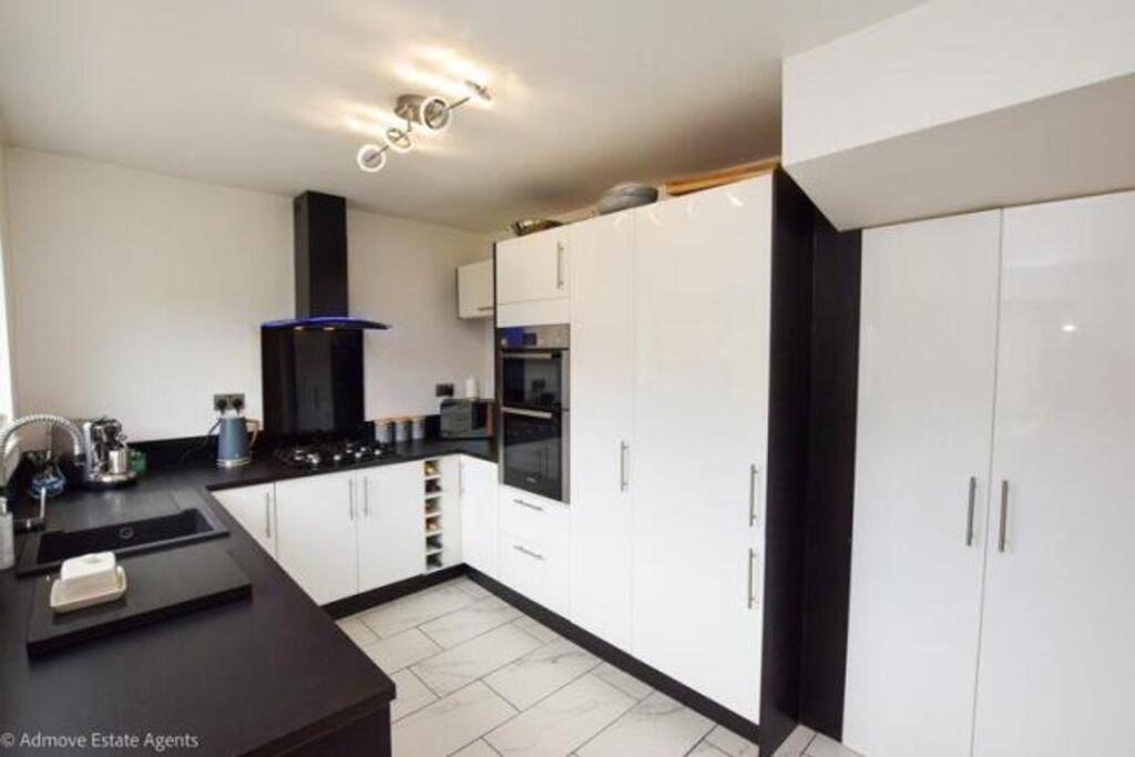 Dunscar Close, Birchwood, WA3 - Image 2