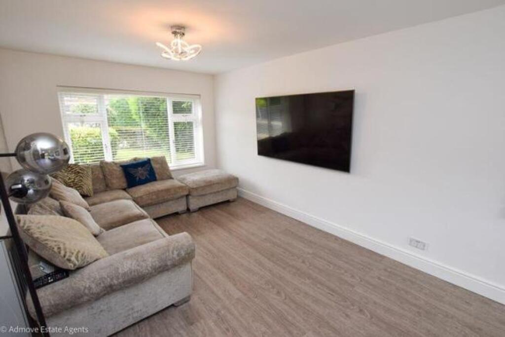 Dunscar Close, Birchwood, WA3 - Image 3