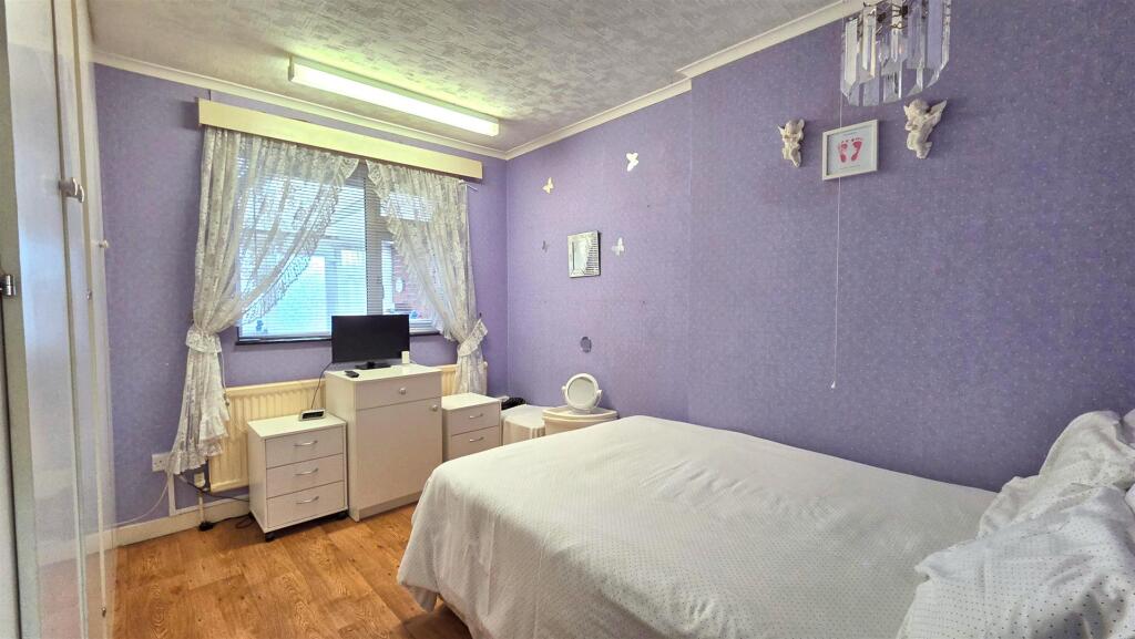 Lowestoft Road, Gorleston - Image 7