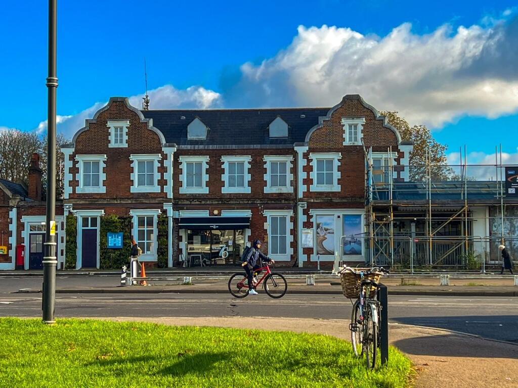 Glebelands, West Molesey, KT8 - Image 22
