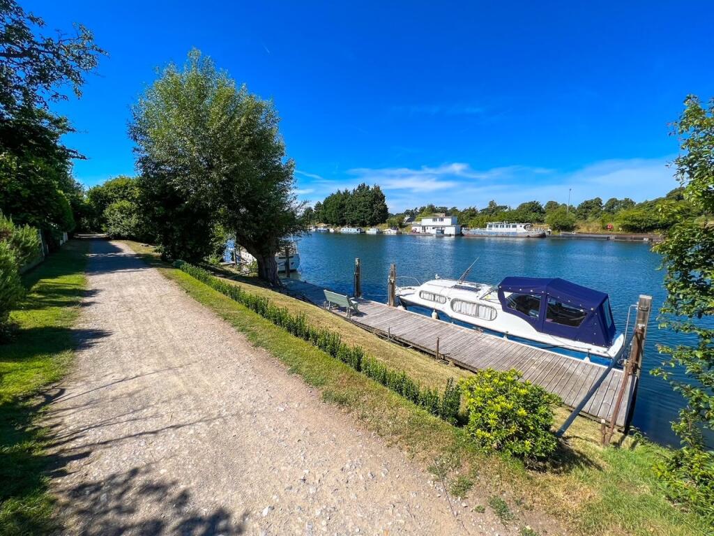 Glebelands, West Molesey, KT8 - Image 26