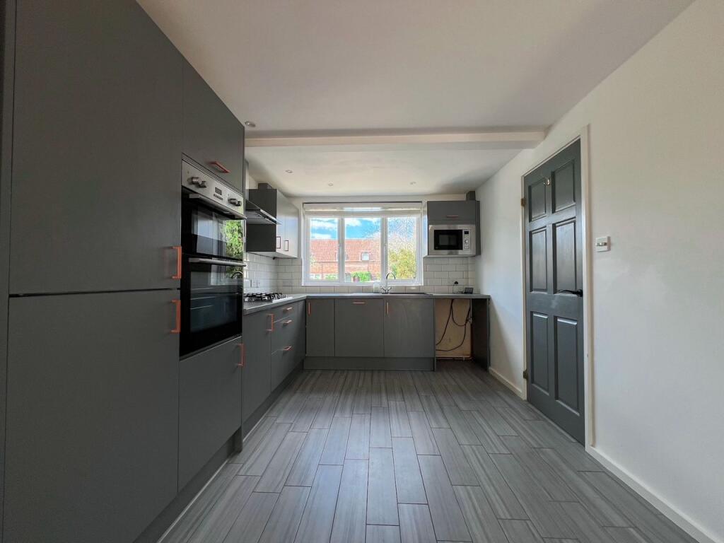 Glebelands, West Molesey, KT8 - Image 6
