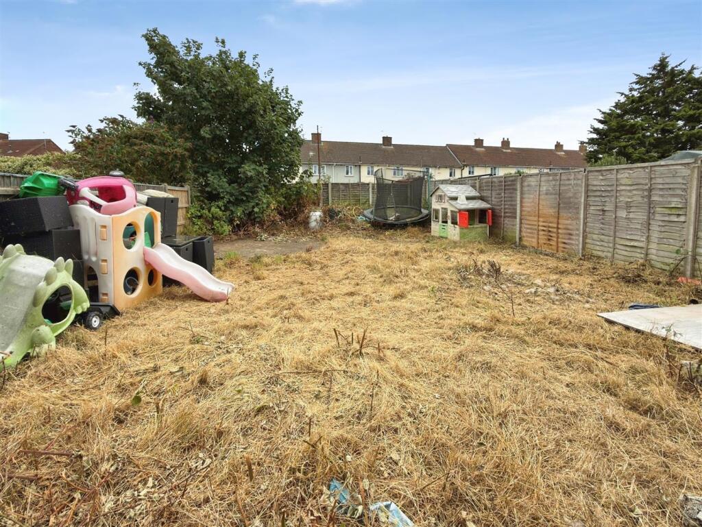 Spashett Road, Lowestoft, Suffolk, NR32 - Image 2