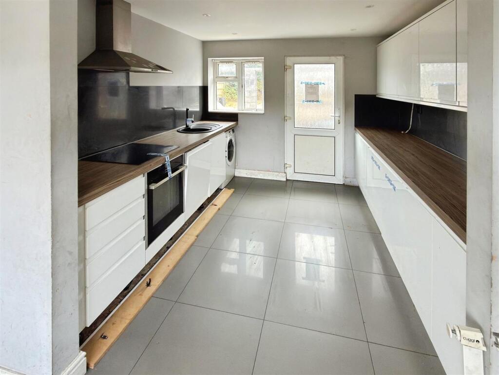 Spashett Road, Lowestoft, Suffolk, NR32 - Image 5