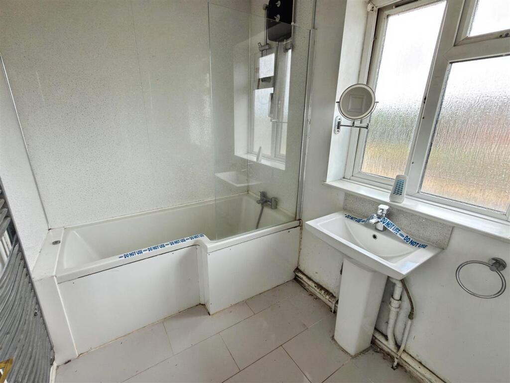 Spashett Road, Lowestoft, Suffolk, NR32 - Image 8