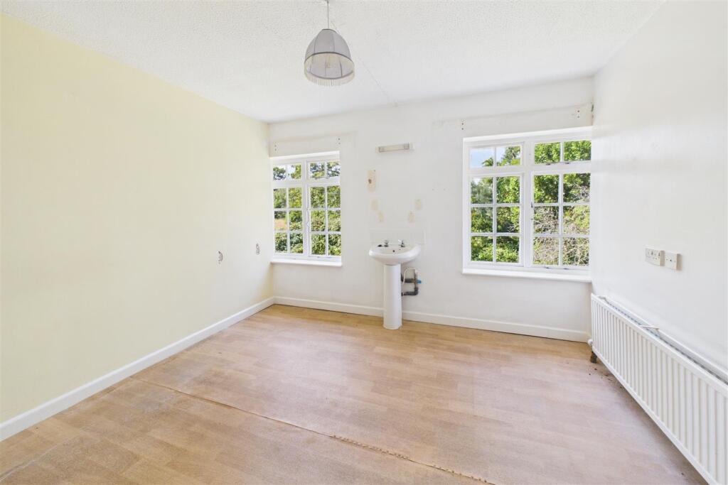 Development / Family Home | GL13 - Image 45