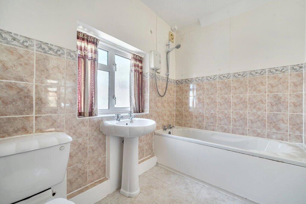 Whitmore Vale Road, Grayshott, Hindhead - Image 13