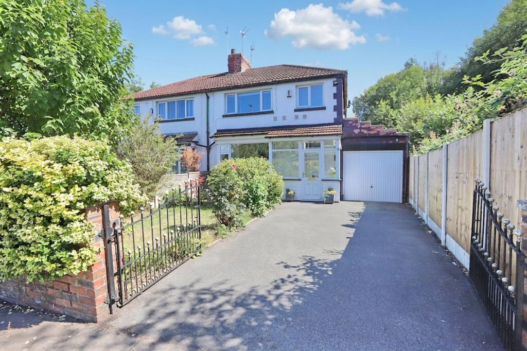 View property at Thatch Leach Lane, Whitefield, M45