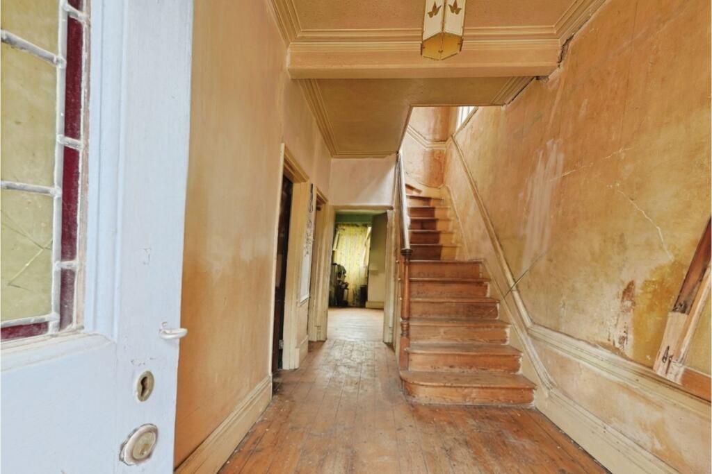 Summerlands Avenue, London, W3 - Image 11