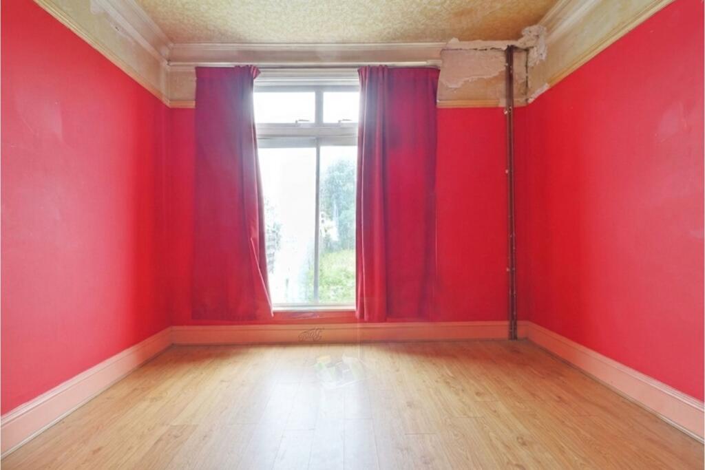 Summerlands Avenue, London, W3 - Image 13