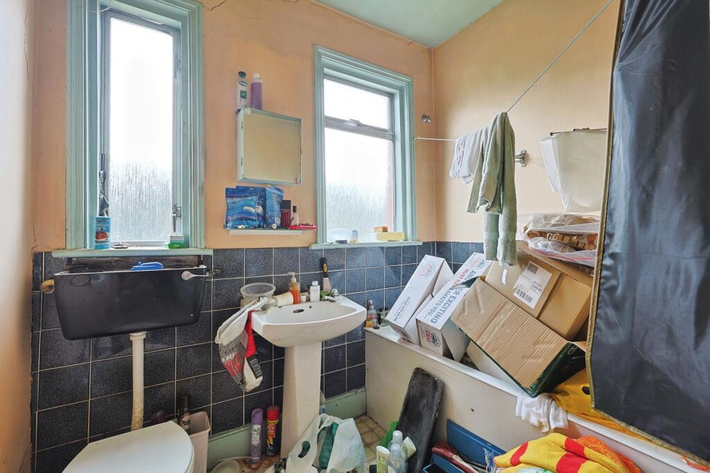 Summerlands Avenue, London, W3 - Image 5