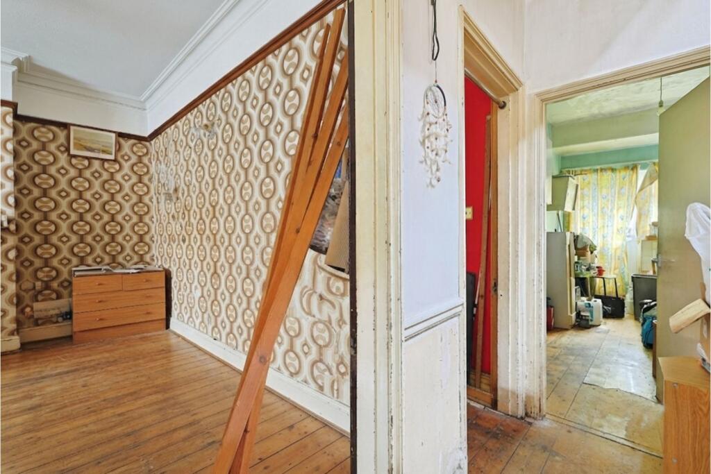Summerlands Avenue, London, W3 - Image 8