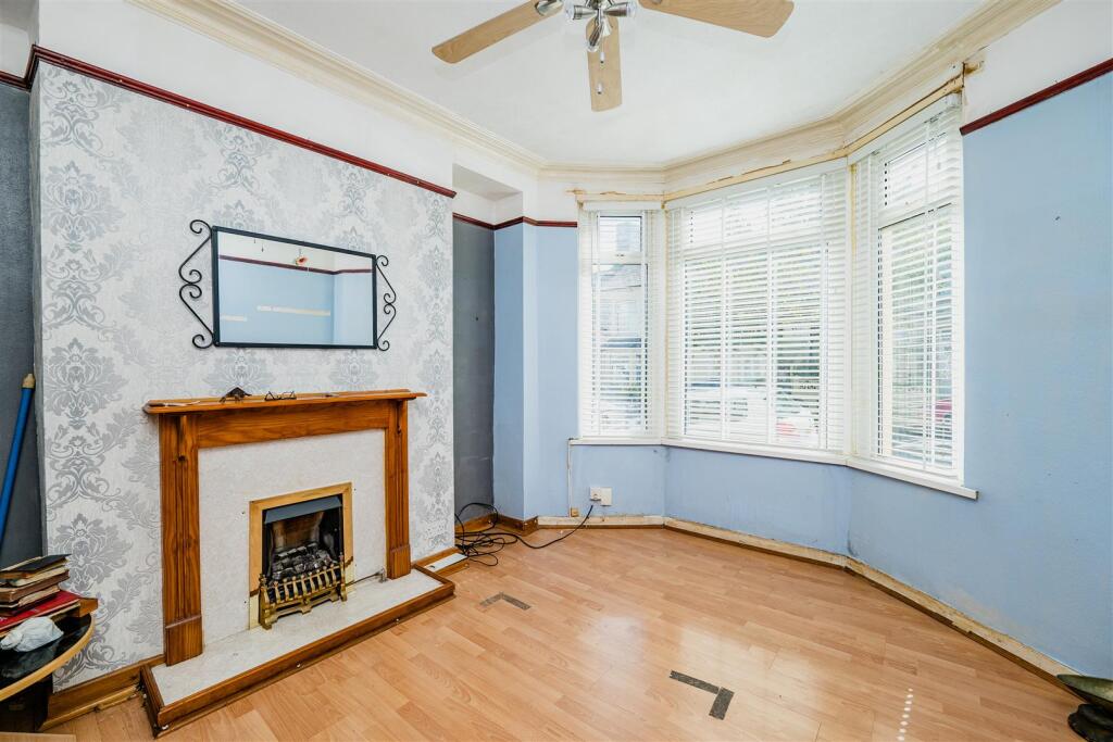 St. Marys Avenue, Barry - Image 2