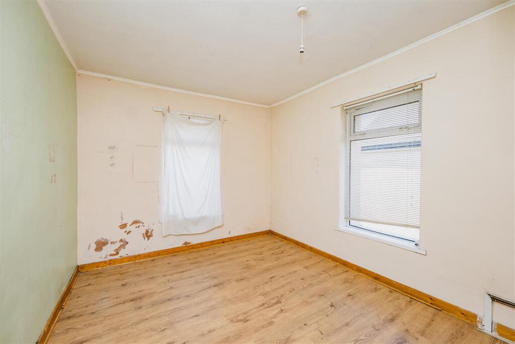 St. Marys Avenue, Barry - Image 22