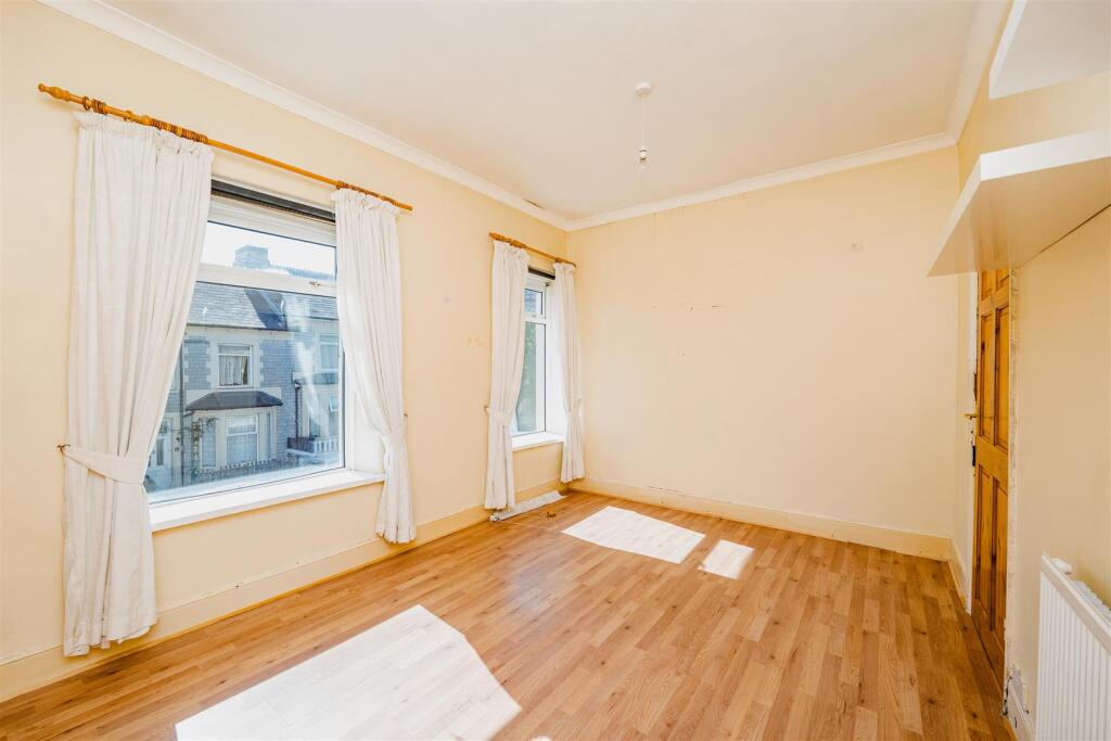St. Marys Avenue, Barry - Image 3